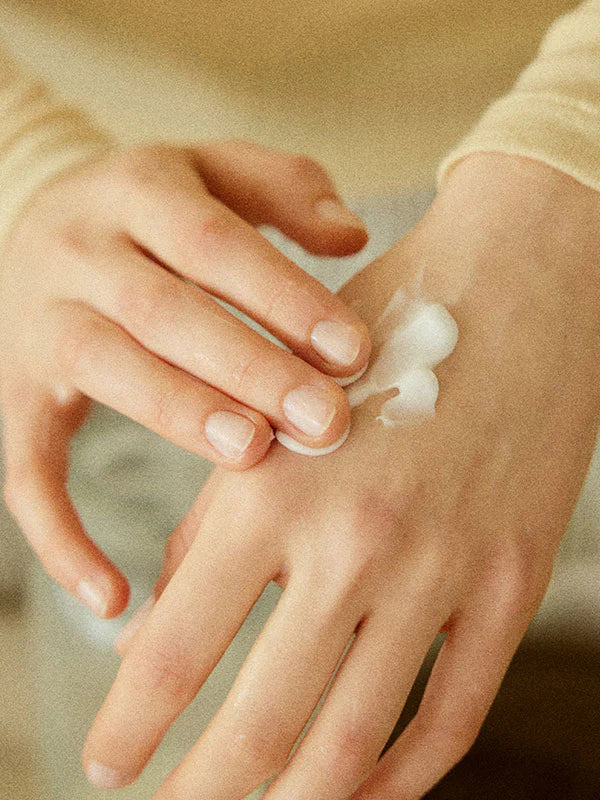 hetras Perfume Essence Hand Lotion 515ml